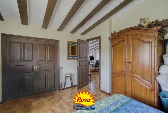 Image No.29-4 Bed Villa for sale