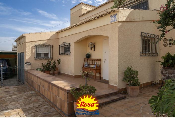 Image No.2-4 Bed Villa for sale