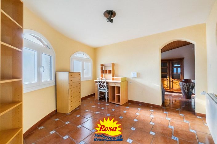 Image No.19-4 Bed Villa for sale