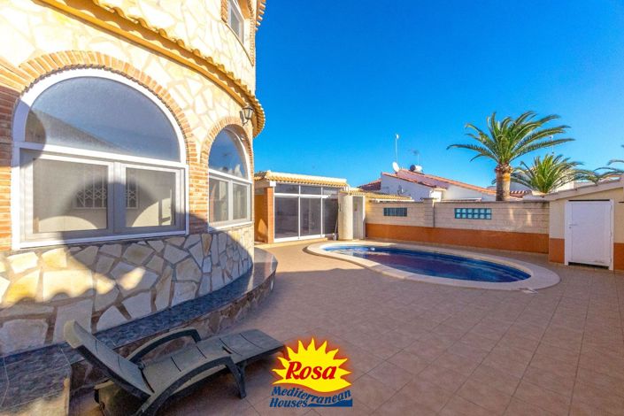 Image No.3-4 Bed Villa for sale