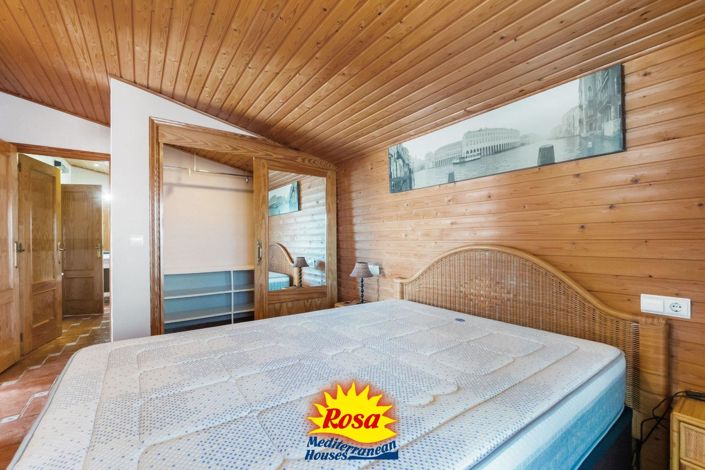 Image No.24-4 Bed Villa for sale