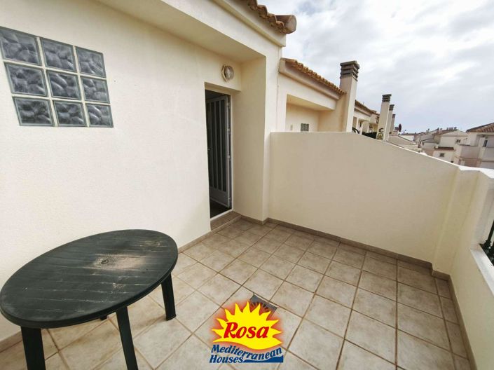 Image No.16-2 Bed Townhouse for sale