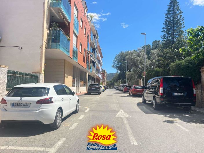 Image No.33-4 Bed Chalet for sale