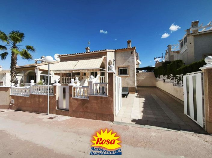 Image No.1-Chalet de 2 chambres à vendre à Orihuela Costa