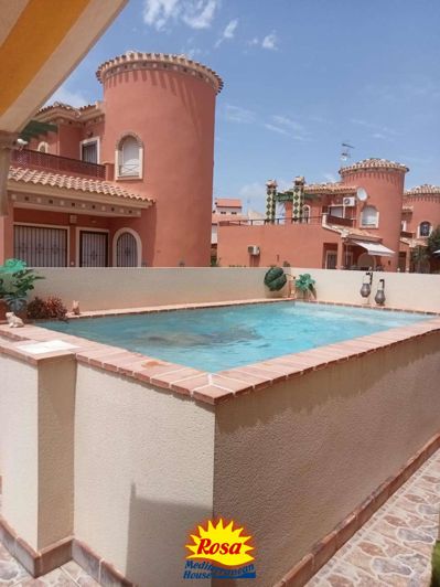 Image No.3-Chalet de 3 chambres à vendre à Orihuela Costa