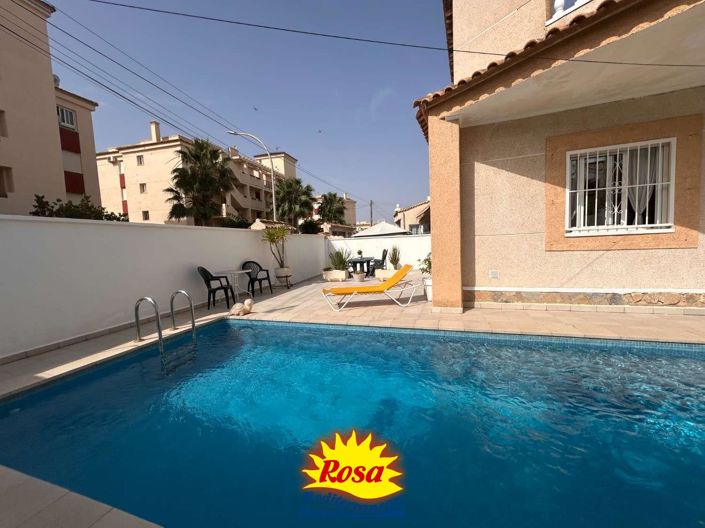 Image No.4-Chalet de 4 chambres à vendre à Orihuela Costa