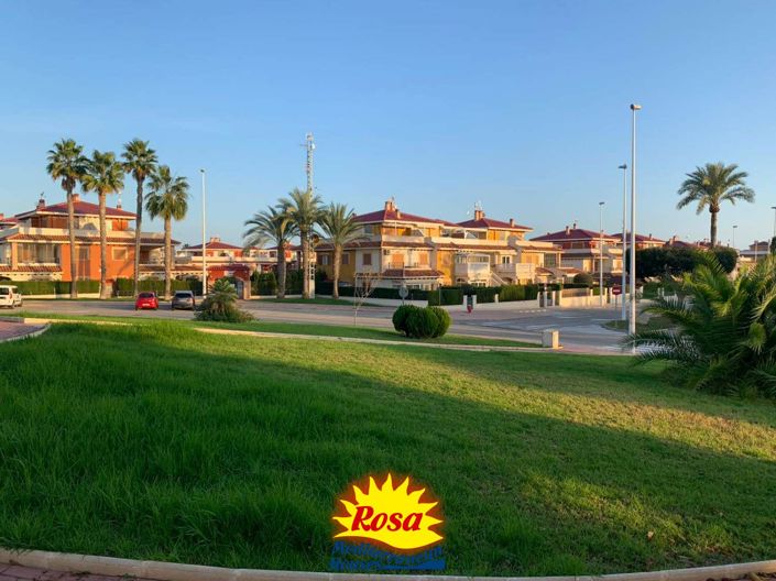 Image No.28-3 Bed Property for sale