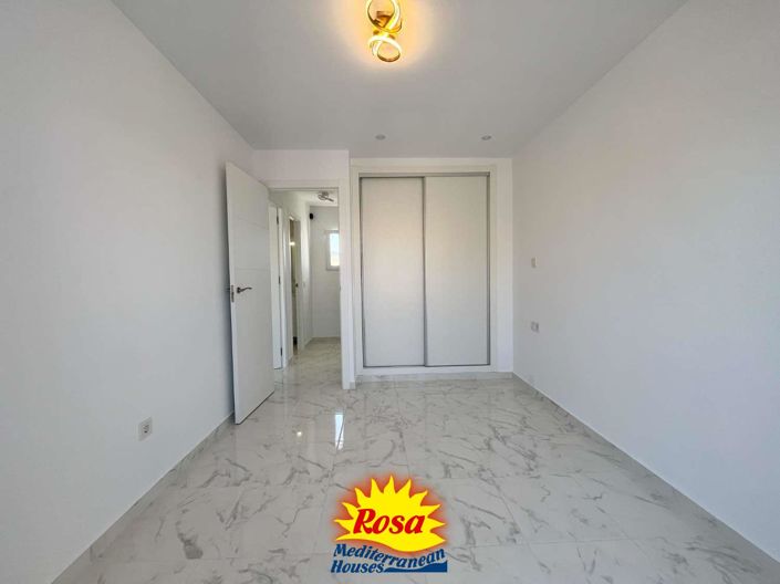 Image No.13-3 Bed Property for sale