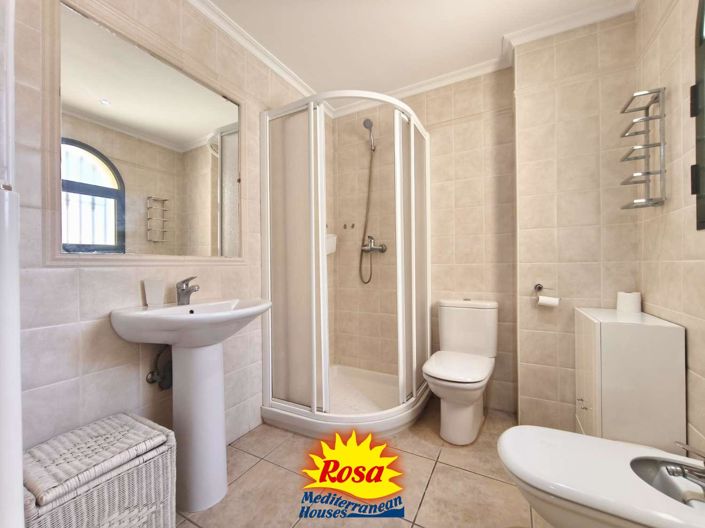 Image No.15-3 Bed Chalet for sale