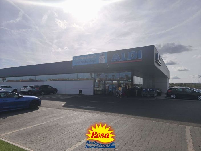 Image No.28-3 Bed Chalet for sale