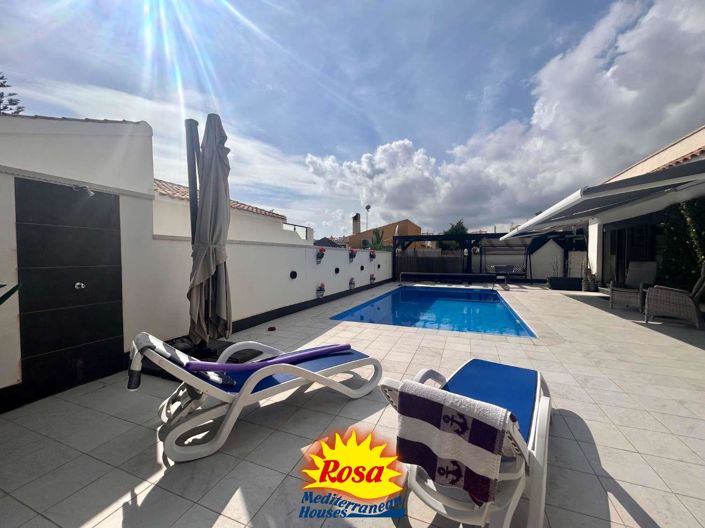 Image No.3-Villa de 3 chambres à vendre à Orihuela Costa