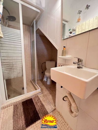 Image No.15-3 Bed Property for sale