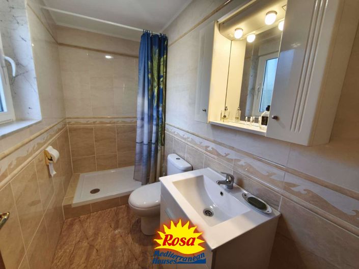 Image No.17-5 Bed Chalet for sale