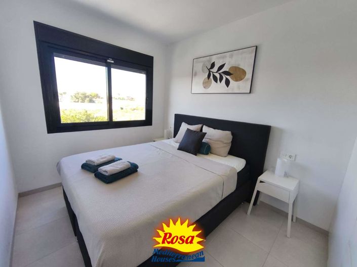 Image No.12-2 Bed Property for sale