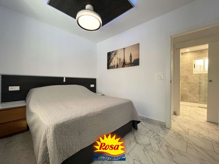 Image No.18-2 Bed Property for sale