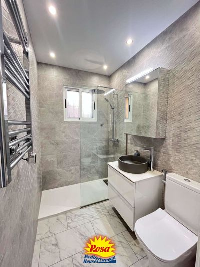 Image No.19-2 Bed Property for sale