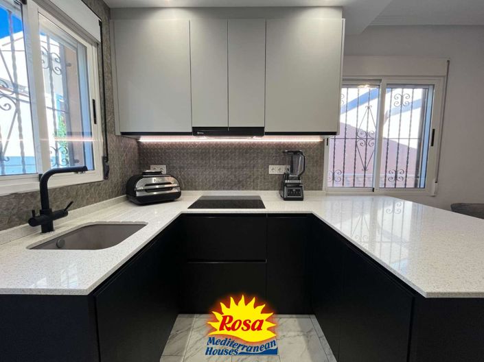 Image No.25-2 Bed Property for sale