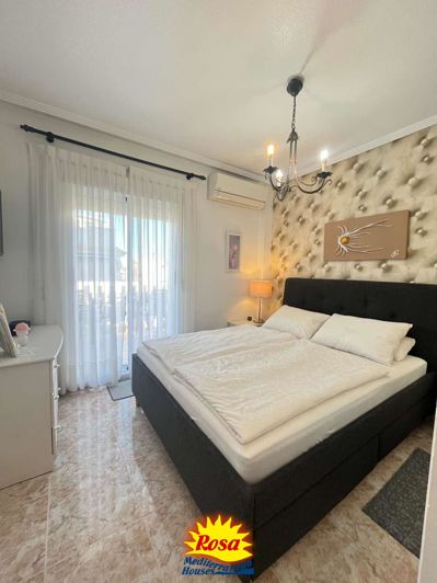 Image No.15-2 Bed Property for sale