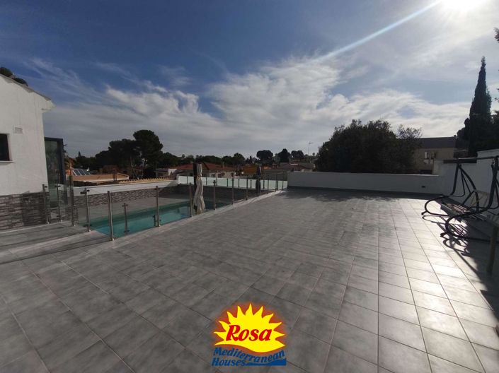 Image No.15-4 Bed Chalet for sale