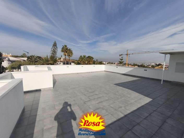 Image No.18-4 Bed Chalet for sale