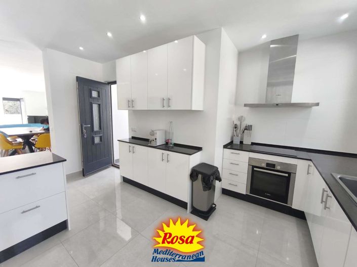 Image No.26-4 Bed Chalet for sale