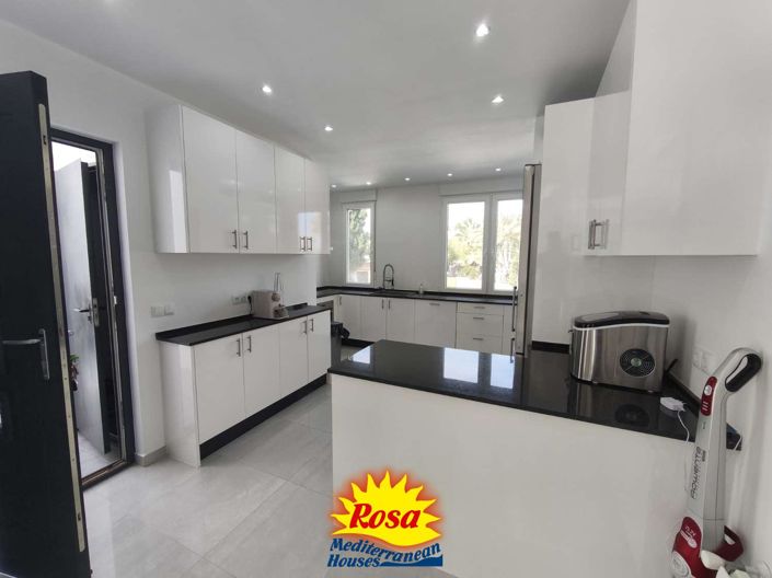 Image No.27-4 Bed Chalet for sale