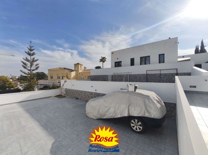 Image No.3-4 Bed Chalet for sale