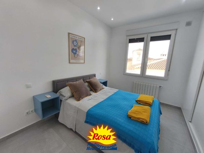 Image No.47-4 Bed Chalet for sale