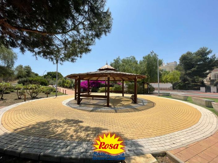 Image No.48-4 Bed Chalet for sale