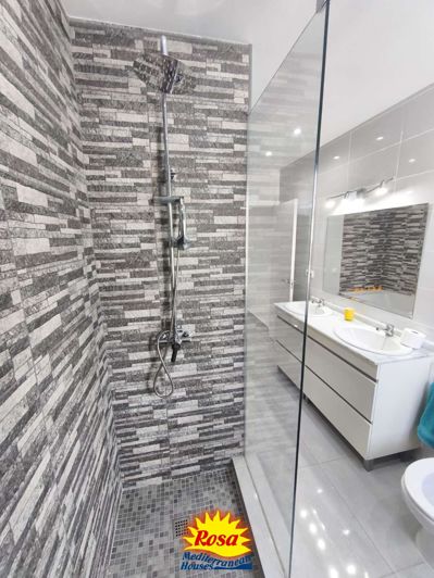 Image No.50-4 Bed Chalet for sale