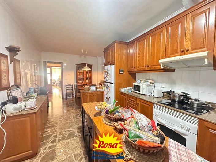 Image No.17-4 Bed Property for sale