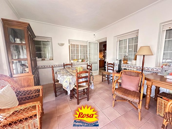 Image No.19-4 Bed Property for sale