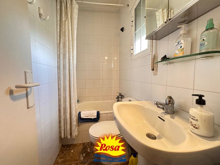 Image No.30-4 Bed Property for sale