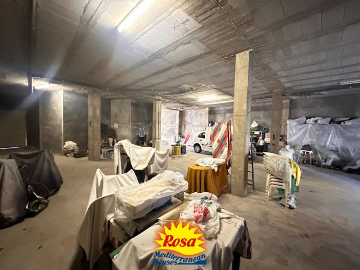 Image No.6-4 Bed Property for sale