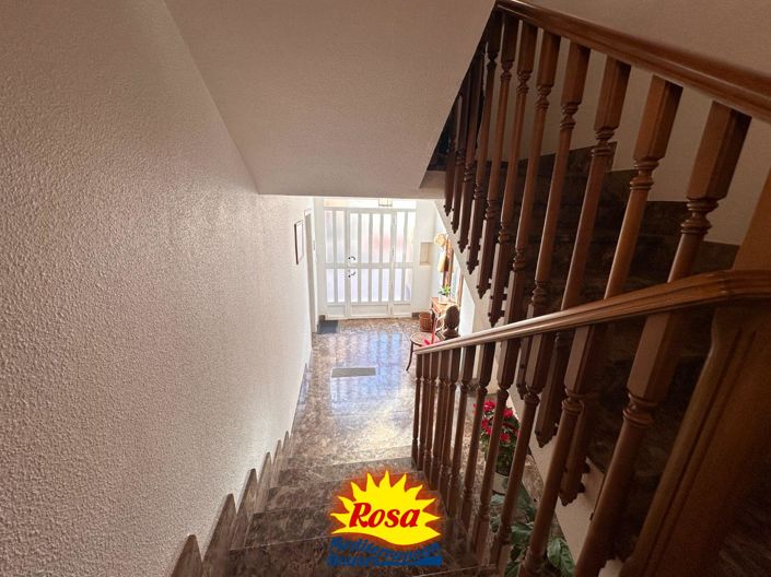 Image No.8-4 Bed Property for sale