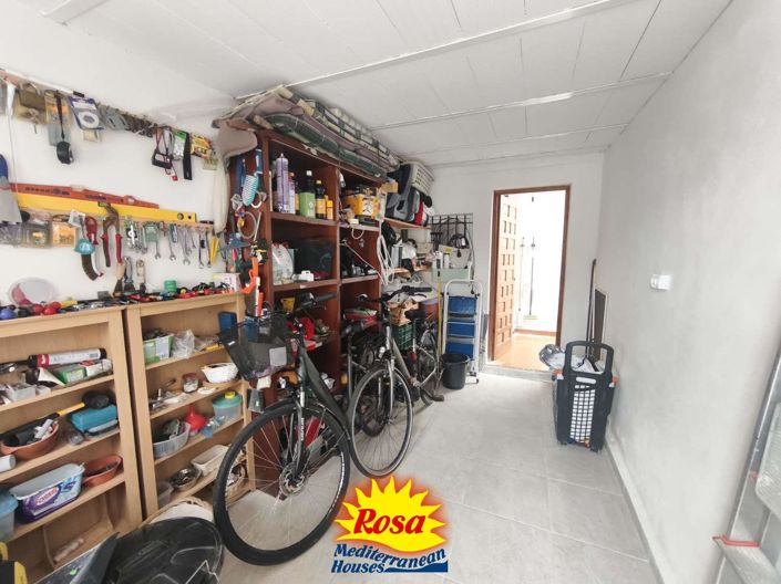 Image No.24-4 Bed Property for sale