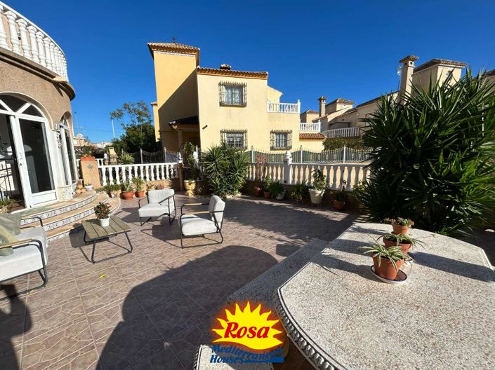 Image No.11-3 Bed Property for sale