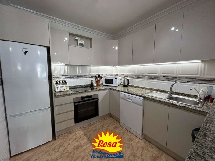 Image No.19-3 Bed Property for sale