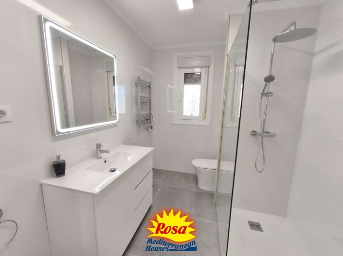 Image No.17-3 Bed Chalet for sale