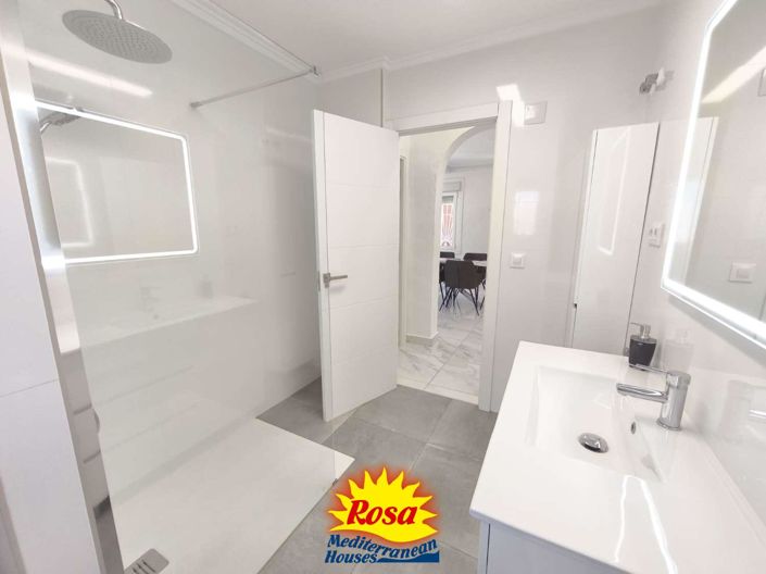 Image No.18-3 Bed Chalet for sale