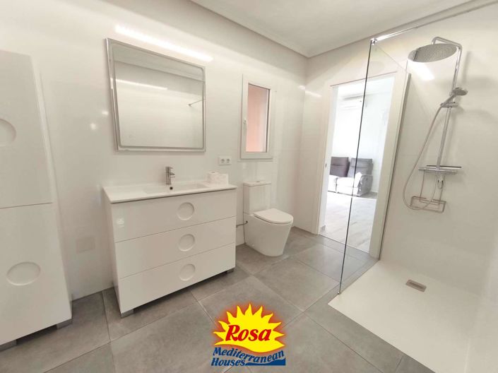 Image No.22-3 Bed Chalet for sale