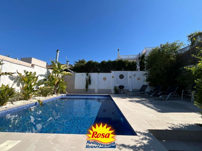 Image No.18-3 Bed Chalet for sale