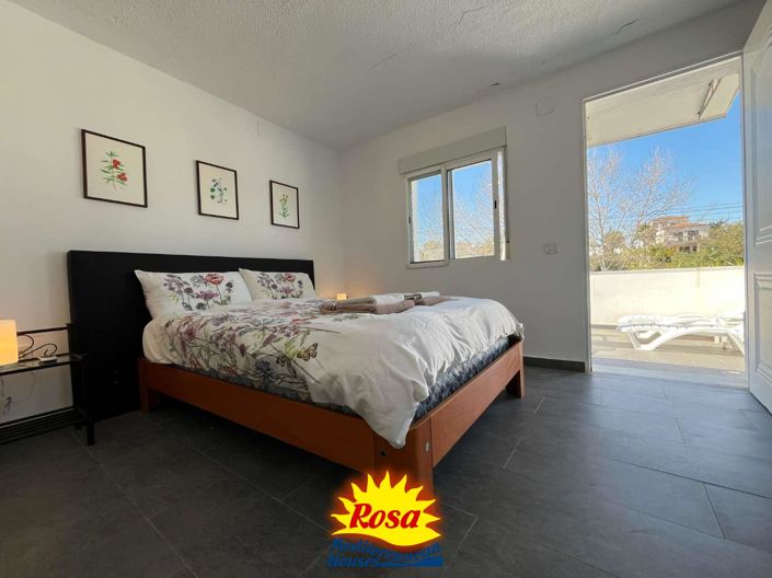 Image No.6-3 Bed Chalet for sale