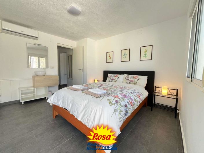 Image No.7-3 Bed Chalet for sale