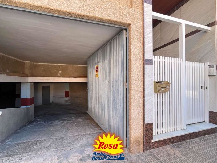 Image No.24-3 Bed Property for sale