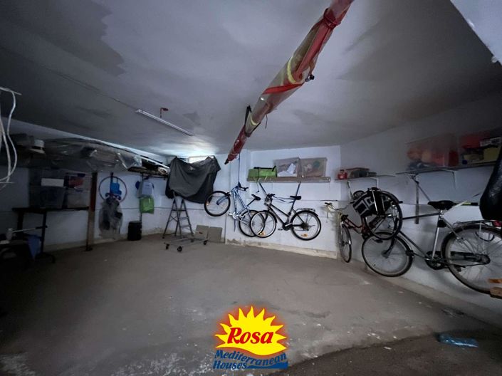 Image No.29-3 Bed Property for sale