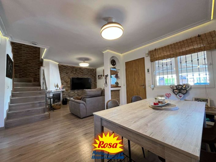 Image No.10-3 Bed Property for sale