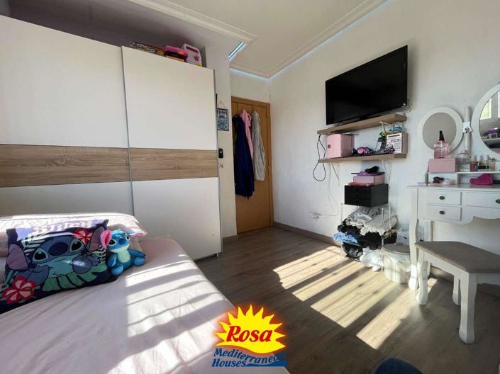 Image No.23-3 Bed Property for sale