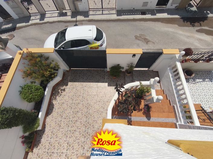 Image No.27-3 Bed Property for sale