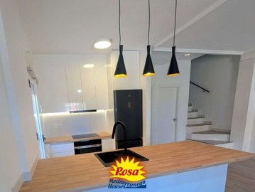 property281373161